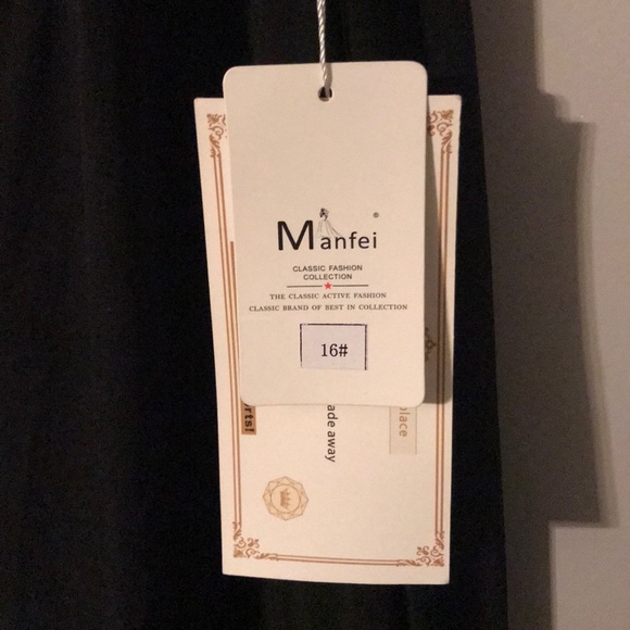 Dress - Picture 3 of 4